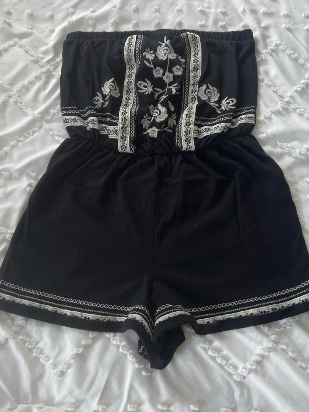 Forever 21 Black Strapless Embroidered Romper